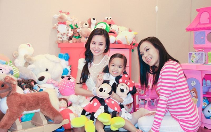 Phòng riêng của con gái được Việt Hương chọn tông màu hồng vì muốn mang đến cho con gái sự trẻ trung, tươi mới. 
