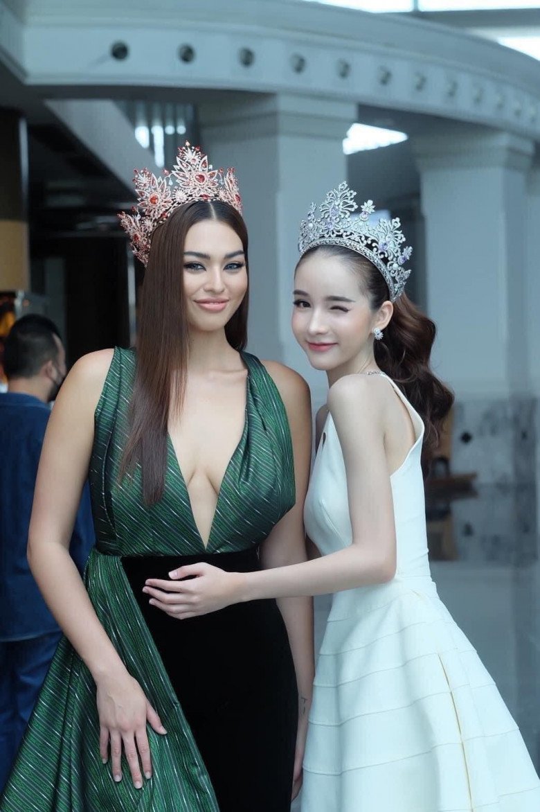 Đẳng cấp Thiên thần chuyển giới Thái Lan: Đẹp thoát tục, dáng mình hạc xương mai đè bẹp Hoa hậu 70kg