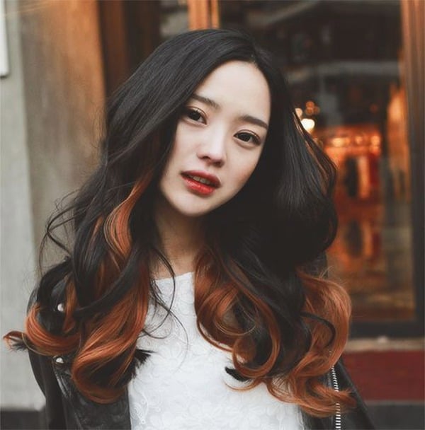 Nhuộm tóc ombre đen là xu hướng nổi bật trong thế giới làm đẹp. Với phong cách này, bạn sẽ có được một kiểu tóc nữ tính và quyến rũ. Hãy trải nghiệm cảm giác mới lạ với nhuộm tóc ombre đen để thể hiện phong cách của bạn.